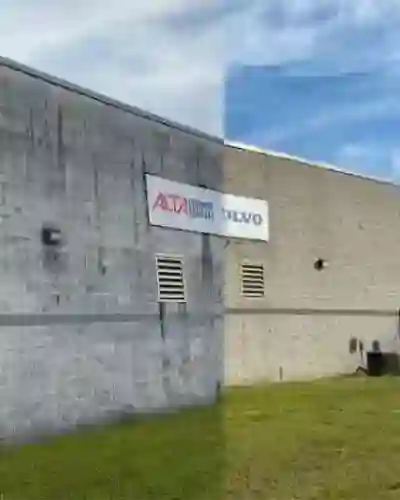 Commercial-Building-Washing-Before-After