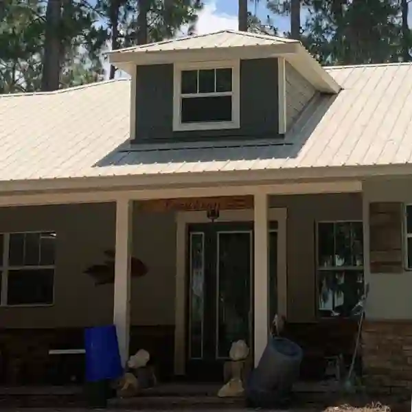 Manso cleaning tile roof
